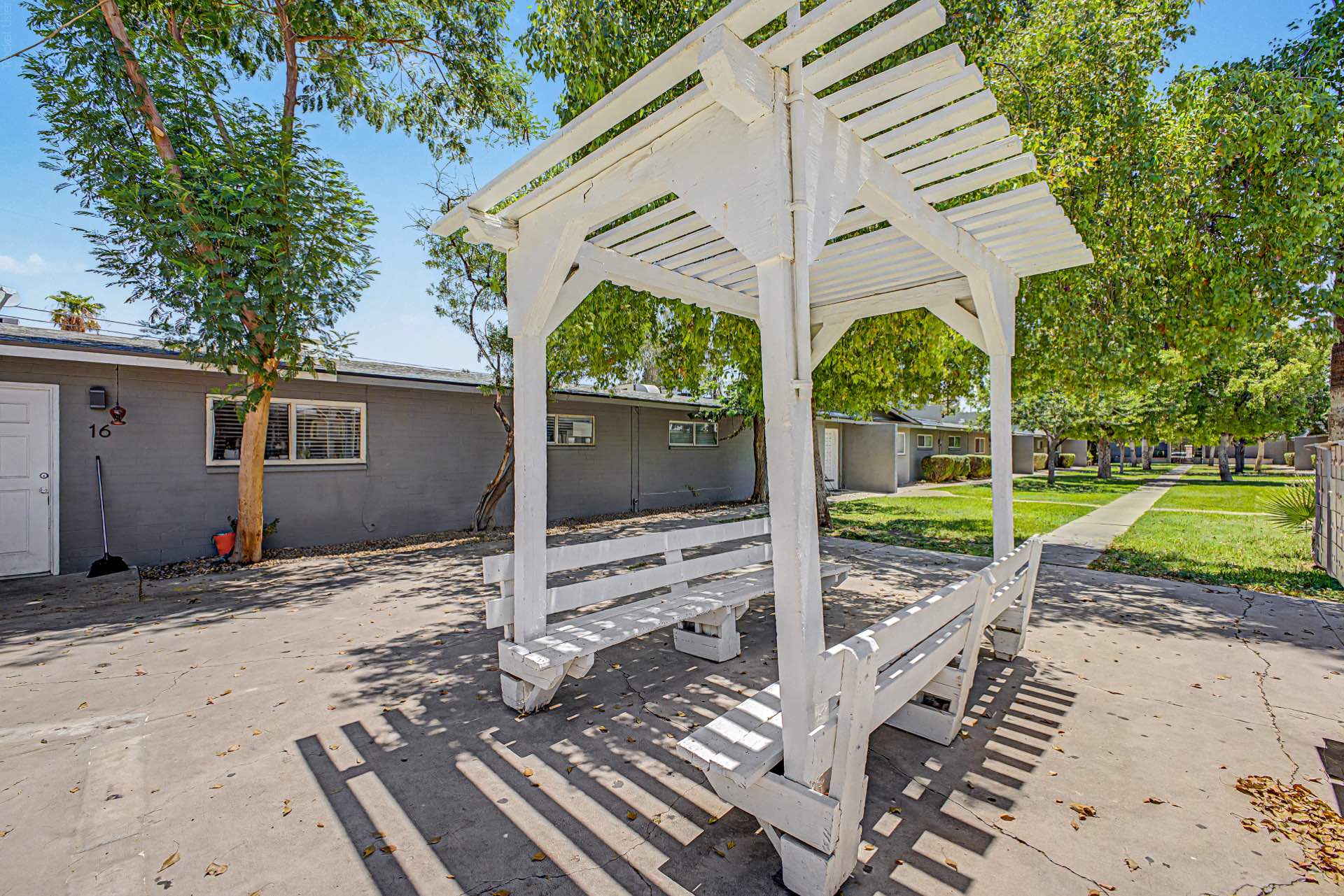 Oasis 33 — photo 6 of 11